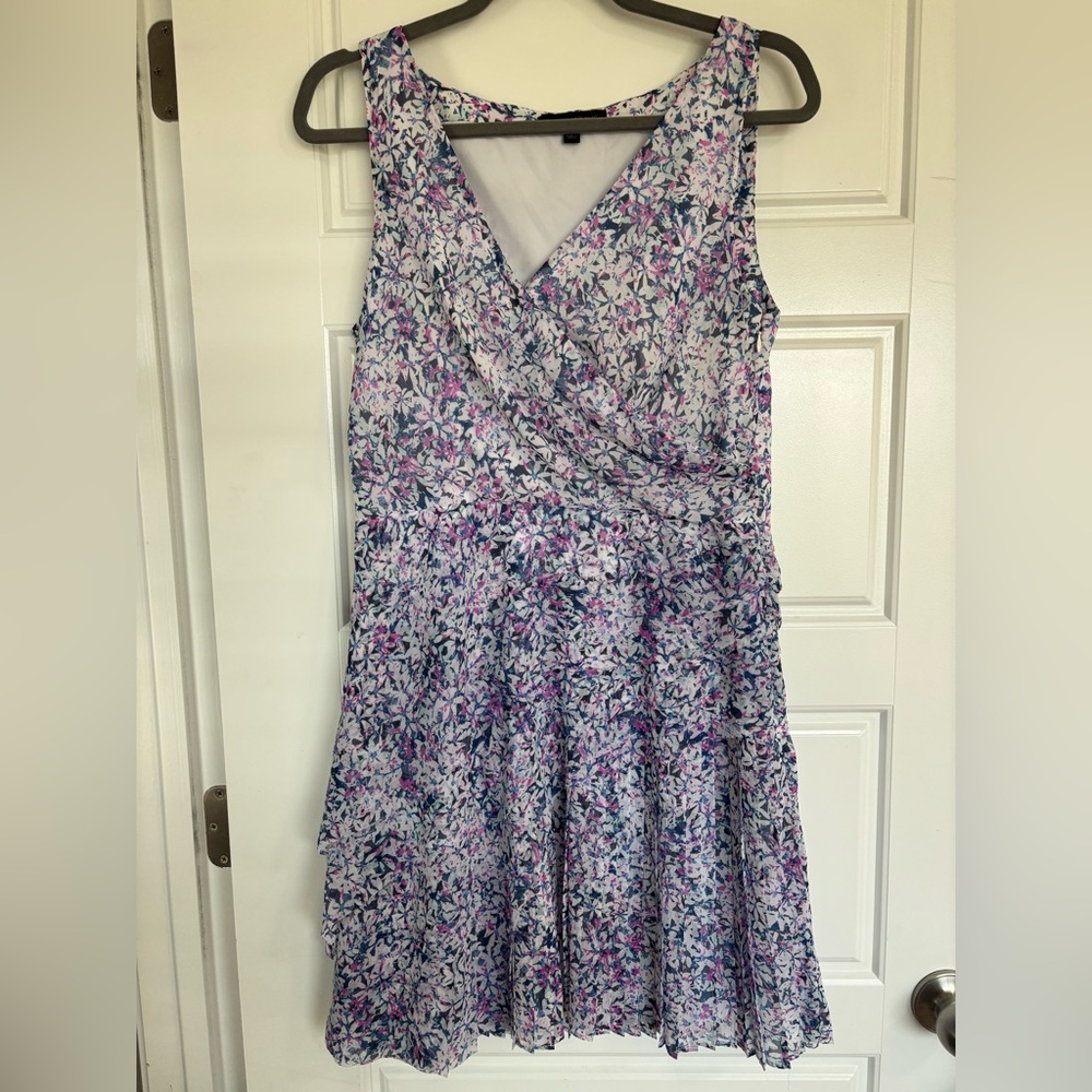 Banana Republic Floral Wrap Pleated Dress – Size 8